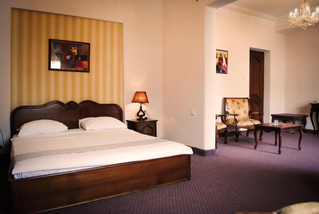 Hotel Sympatia Tbilisi Exterior photo