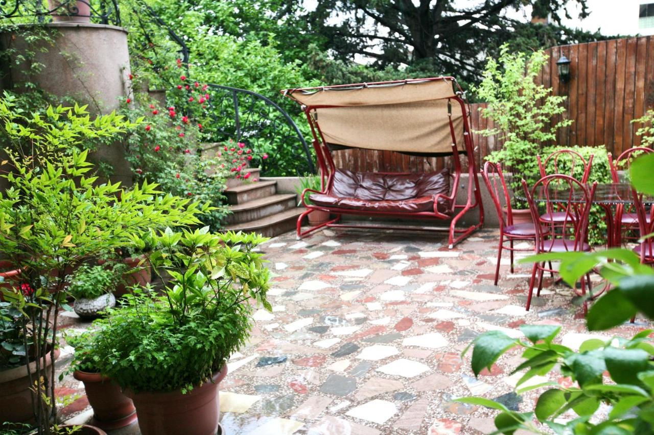 Hotel Sympatia Tbilisi Exterior photo