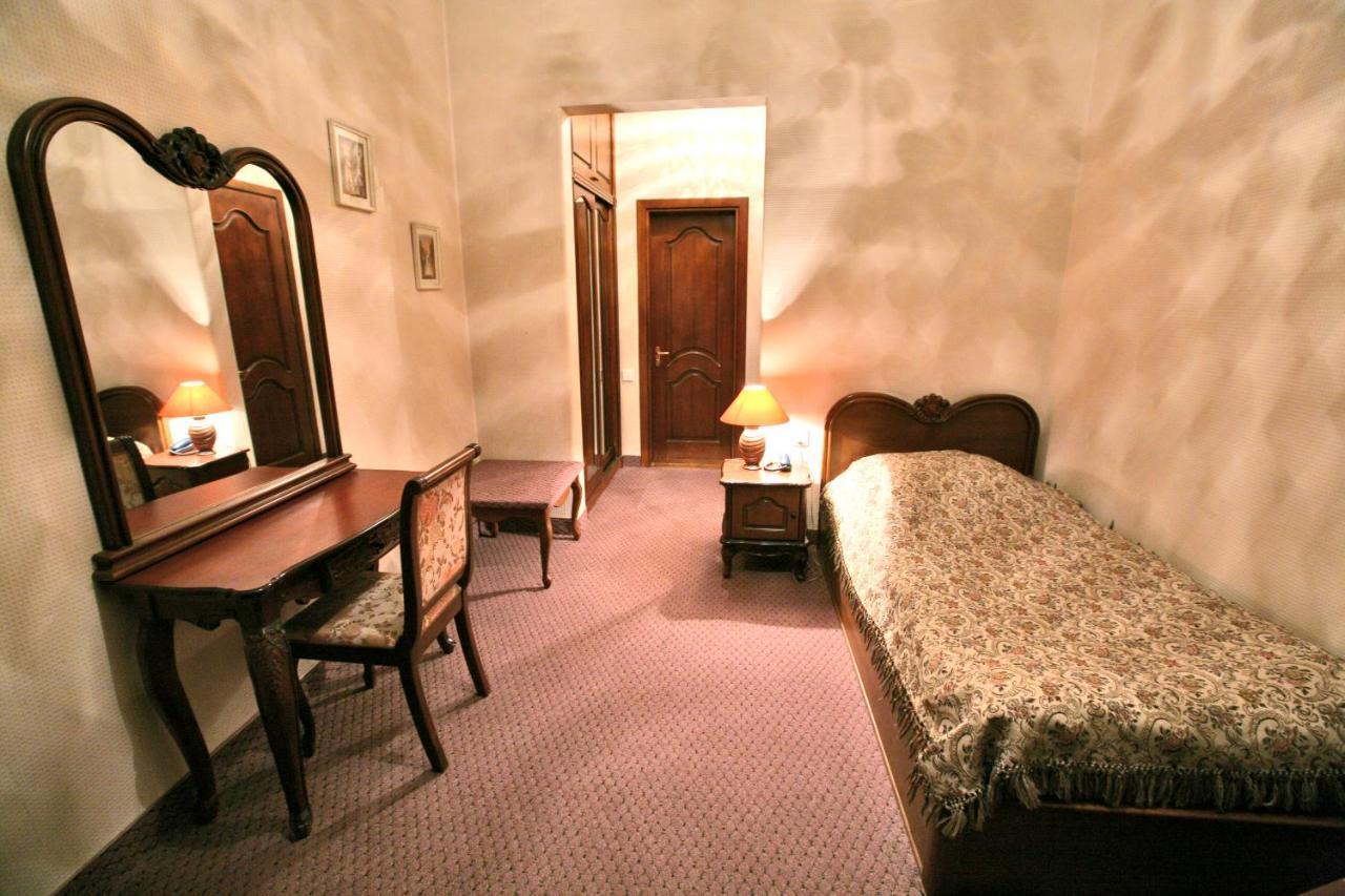 Hotel Sympatia Tbilisi Exterior photo